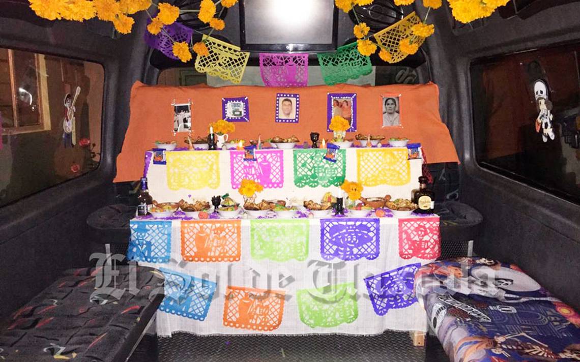 Ofrenda en la combi, pesera se viraliza, chofer, altar de muertos, Tlaxcala  - El Sol de México | Noticias, Deportes, Gossip, Columnas