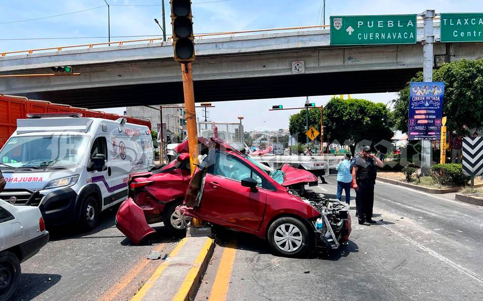 Aparatoso accidente deja cinco heridos en carretera Vía Corta, a la altura  de Chiautempan - El Sol de Tlaxcala | Noticias Locales, Policiacas, sobre  México, Tlaxcala y el Mundo